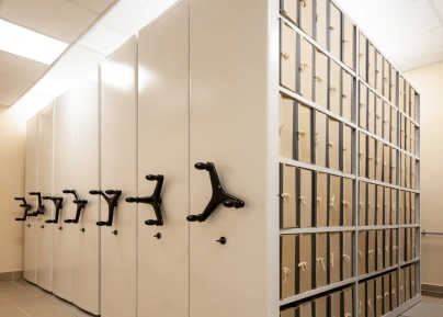 Металлические стеллажи для хранения коробов