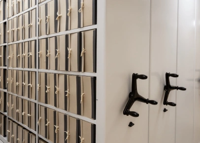 Мобильные металлические стеллажи для коробов