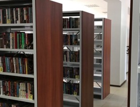 Оборудование книгохранилища и стилизация читального зала