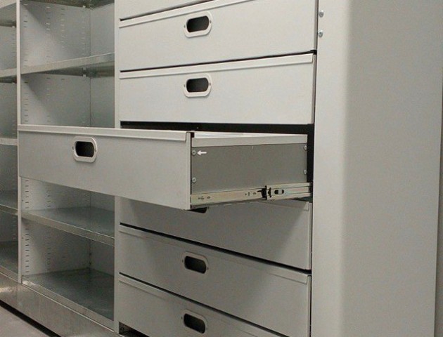 Передвижные стеллажи для склада с ящиками